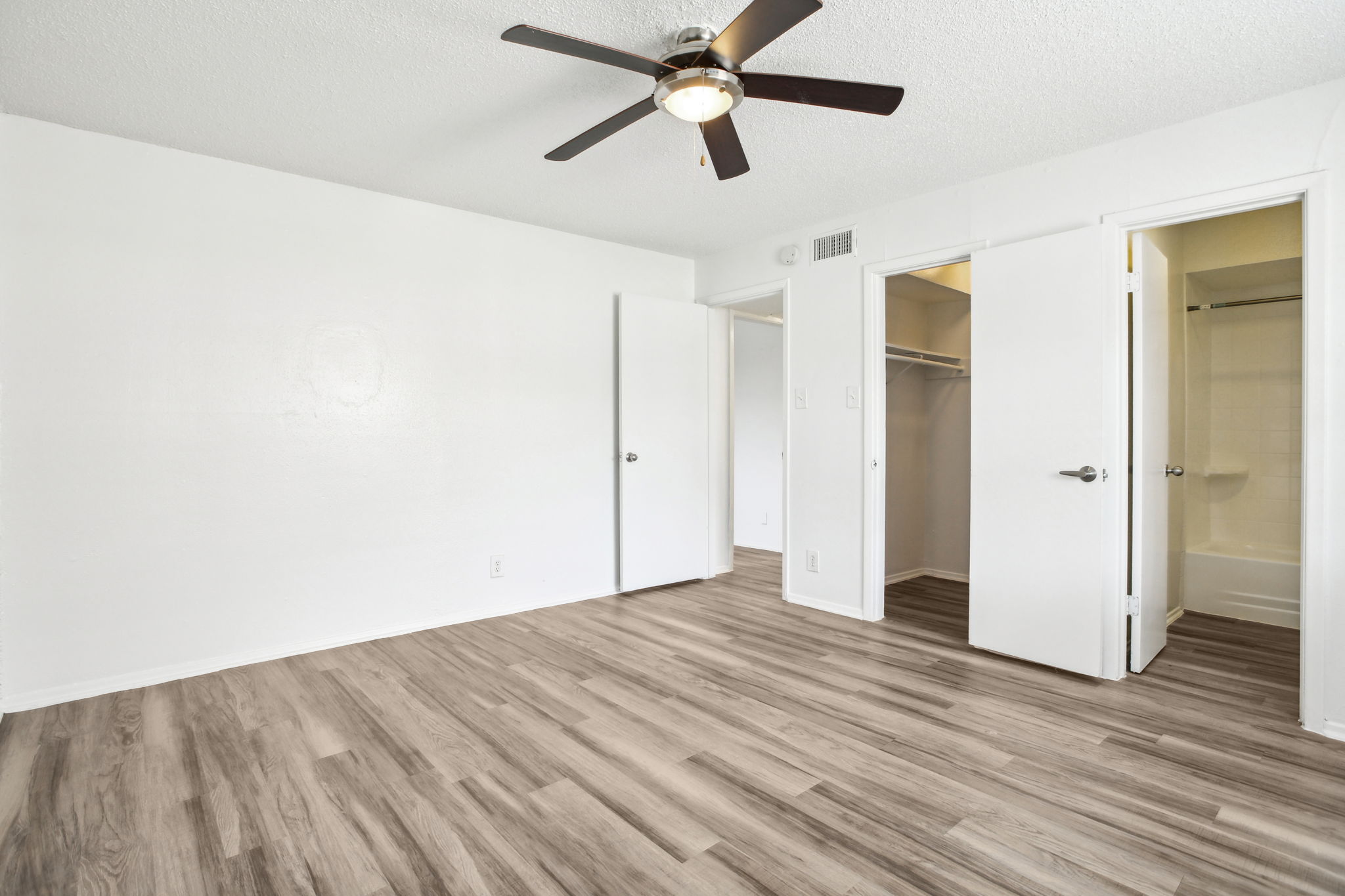 Jewel Apartment Homes Image 7